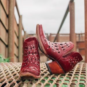 Ariat Dixon Studded Red Nake